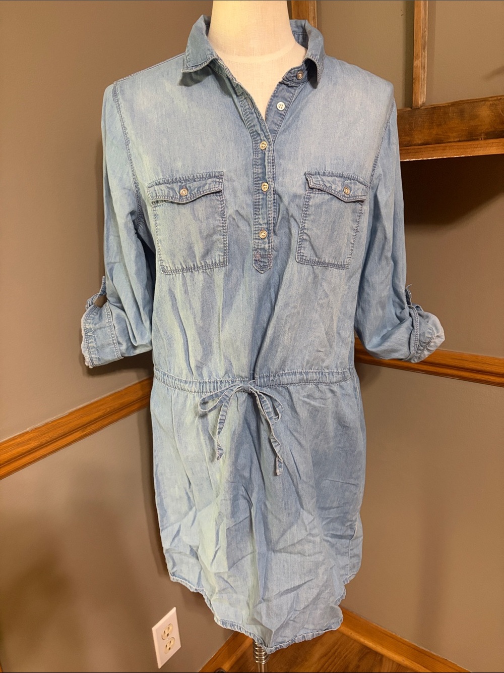 Gloria Vanderbilt Light Wash Denim Shirt Dress with tie waist size medium